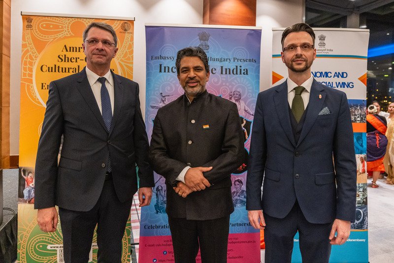 Embassy of India hosted the National Day Reception on 76th Republic Day. Amb HE Mr Partha Satpathy and Chief Guest HE Mr Péter Cseresnyés, President of the Indo-Hungarian Parliamentary Friendship Society, addressed the gathering followed by cultural performances.