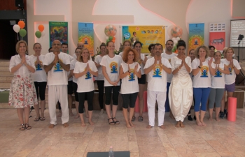 The 5th International Day of Yoga was celebrated in the city of Mosonmagyaróvár on 19th June 2019.Mayor of Mosonmagyaróvár joined enthusiastic yoga participants and Ambassador Kumar Tuhin.