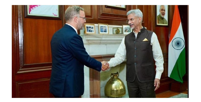 Mr. Balazs Orban, Political Director in Hungarian PM Office visited India in August end to inaugurate a replica at Zangla village in Laddakh on the occasion of 200th anniversary of the arrival of Hungarian Linguist and founder of Tibetology. He also met Indian authorities during his visit